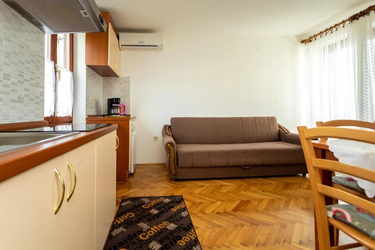 Pensiune Apartments Ivo Porat