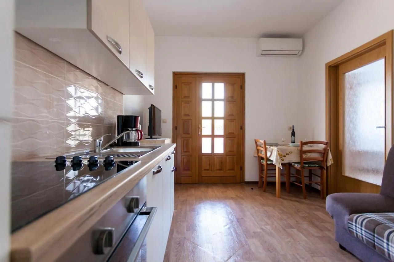 Apartments Ivo Porat  Croaţia