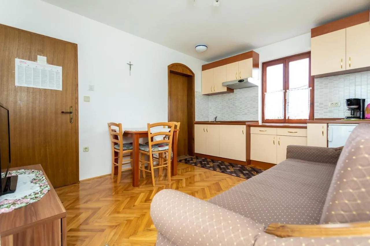 Pensiune Apartments Ivo Porat