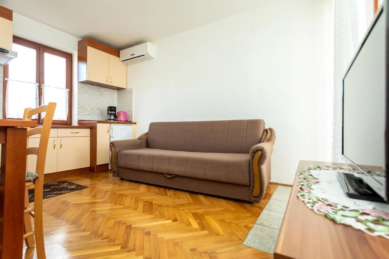 Apartments Ivo 波拉特 招待所