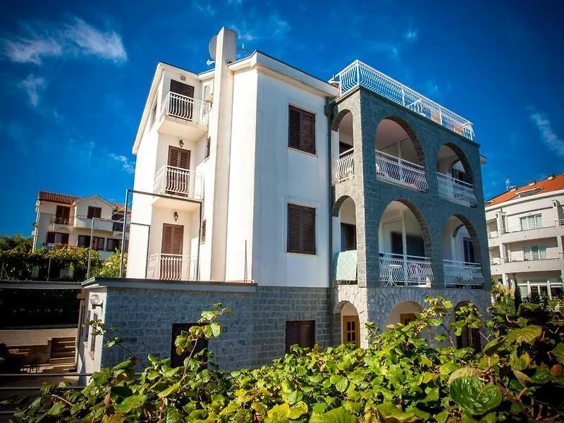 Apartments Ivo Porat  Affittacamere