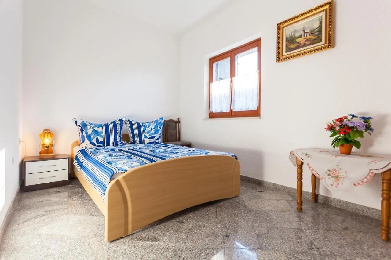 Apartments Ivo Porat  0*, Porat (Krk) Croazia