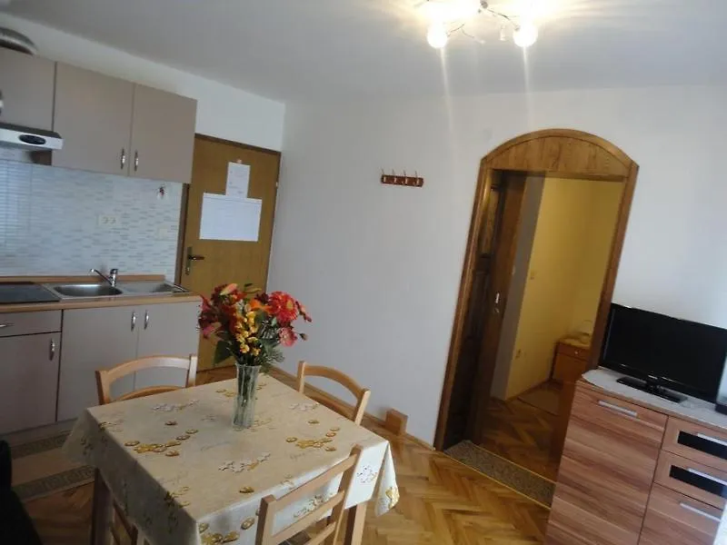 Apartments Ivo Porat  Affittacamere